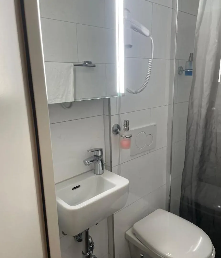 بيت شباب Lindis Hotel زيورخ سويسرا